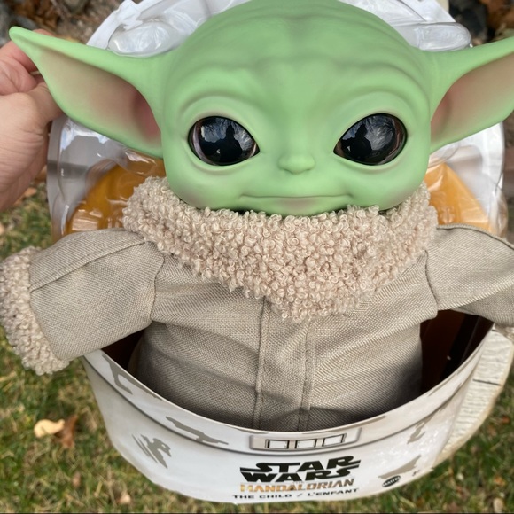 Star Wars The Child Grogu Plastic Plush Toy - Picture 5 of 5